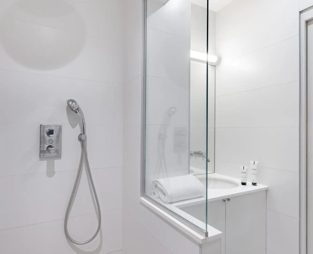 Appartement Cosy Au Coeur Du Triangle D Or Avec Climatisation パリ フランス