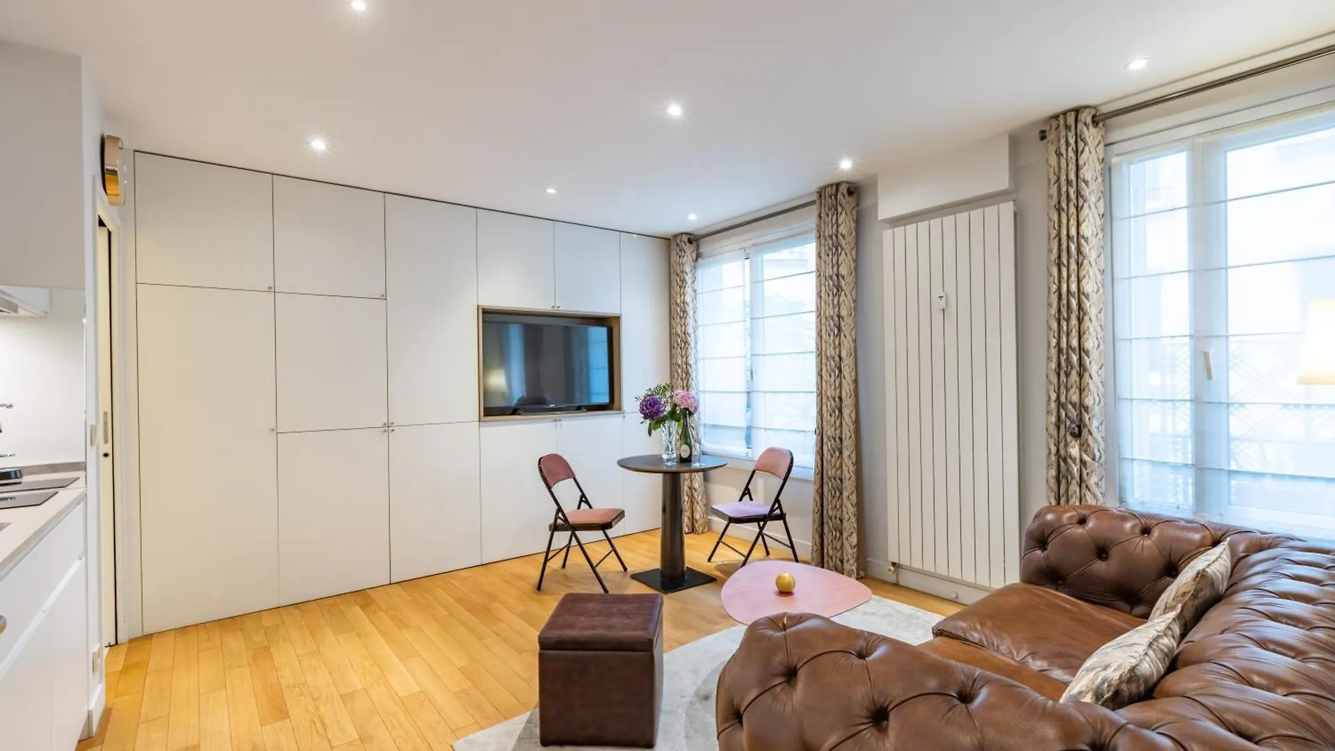 Appartement Cosy Au Coeur Du Triangle D Or Avec Climatisation パリ